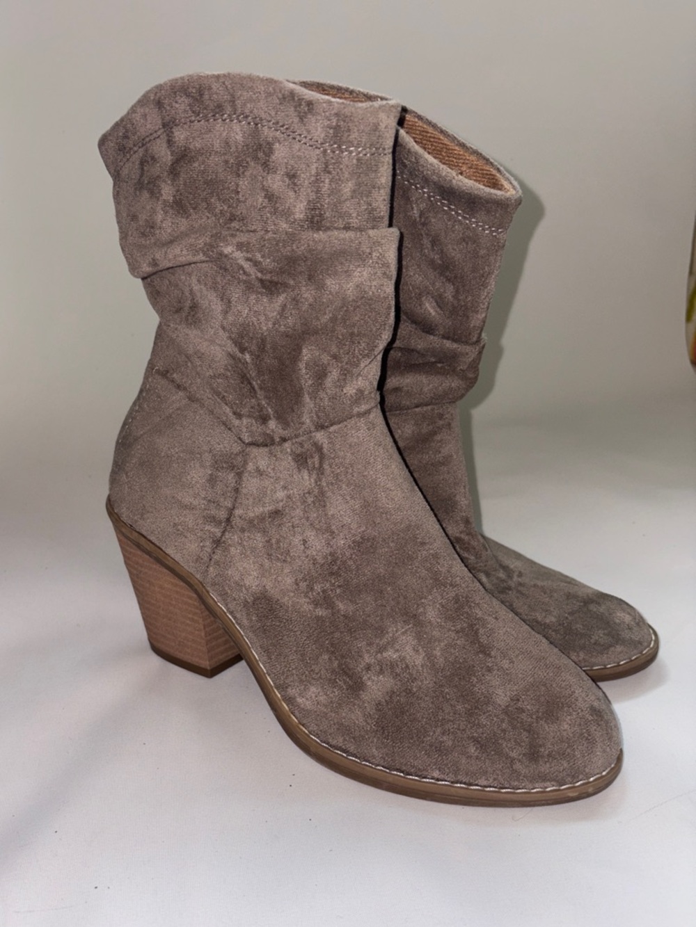 Eurosoft Teren Slouch Suede Mid-Heel Ankle Boots in Taupe Size 6.5
